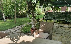 Гостевой дом на Рыбачей, 16 фонтана